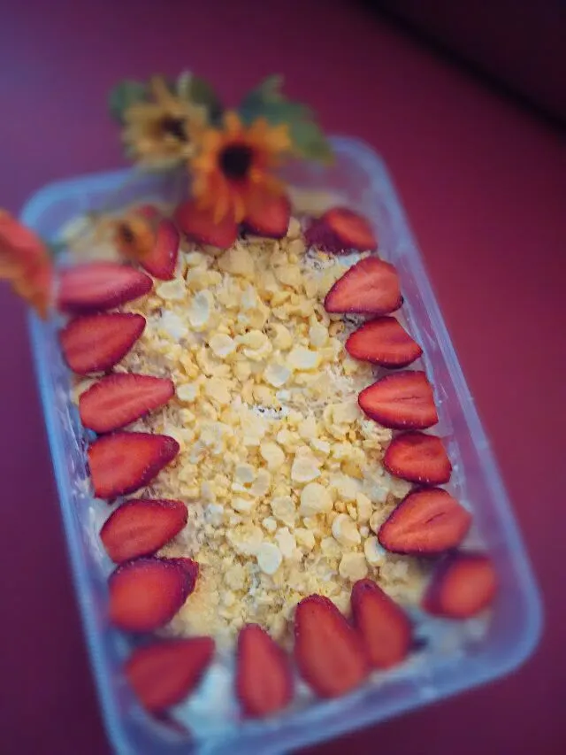 Yogurt Fruit Salad is ready for tonight as dessert for Thalitas Comsel , serve with main course Chicken Tikka and Rice, made with love from LovieKitchen #celebr|Lifia Meiさん