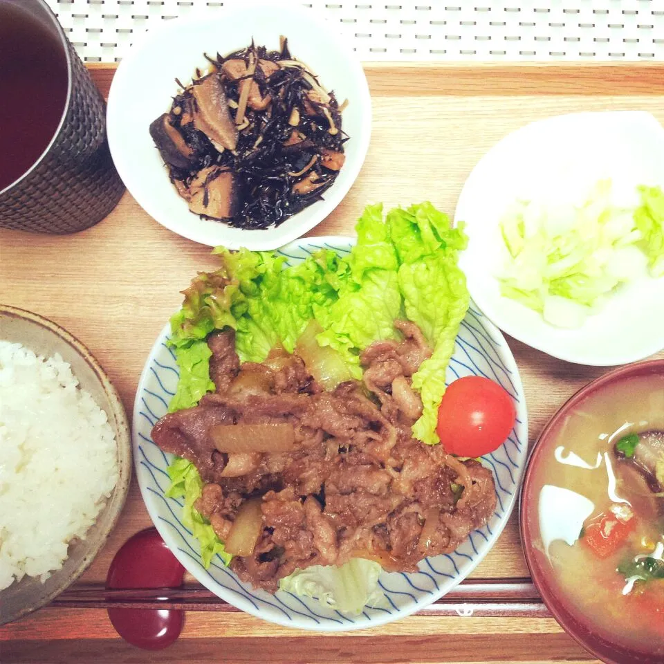 豚のしょうが焼き、白菜の浅漬け、ひじきの煮物|けむまきさん