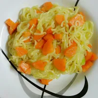 Indomie (chicken flavor) with carrots...|lucy mさん