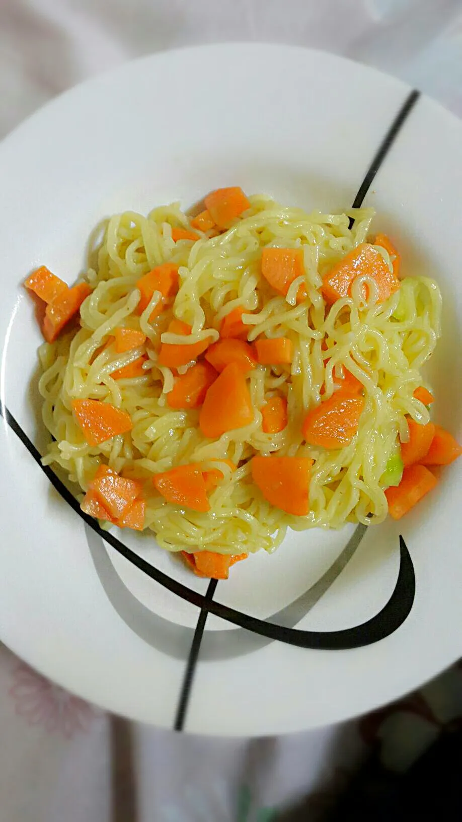 Indomie (chicken flavor) with carrots...|lucy mさん