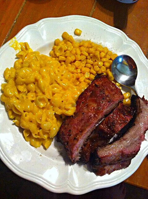 Love Visiting My Aunt She Cooked #Pork Ribs #Main dish ❤ Corn 🌽 💚 #Vegetable Macaroni and Cheese 😊 #Side dish 😆 😆 #Dinner 🔥😋🔥|Alisha GodsglamGirl Matthewsさん