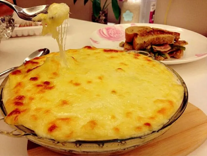 Snapdishの料理写真:Mash potato au gratin  マッシュポテト  芝香焗薯泥|Rubyさん