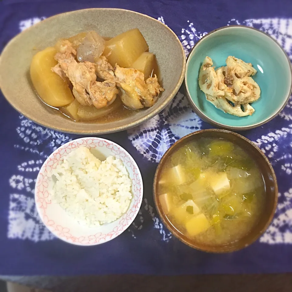 手羽大根、レンコンごまカツオ和え 、豆腐と白菜の味噌汁|2boy mamさん