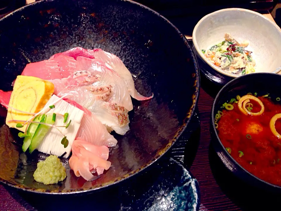 海鮮丼♡マグロが美味しい‼︎|えいぽんさん