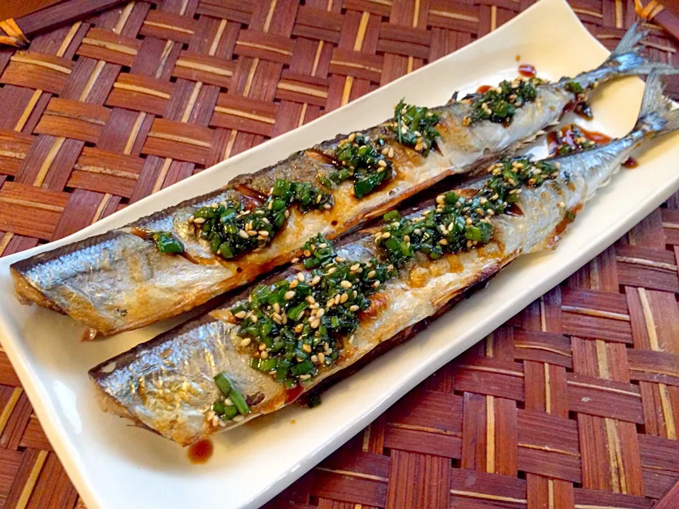 Grilled saury Leek sauce🐟秋刀魚のネギだれ焼き|🌈Ami🍻さん