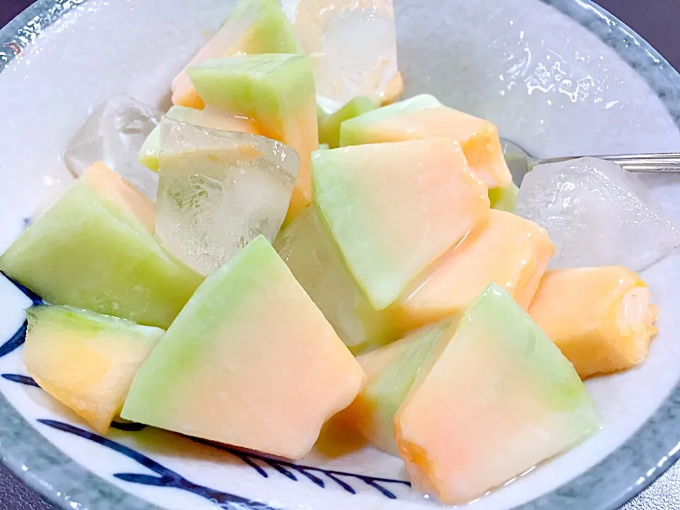 Melon with sweetened condensed milk. Yummy. :)!|Urbano Carrolleさん