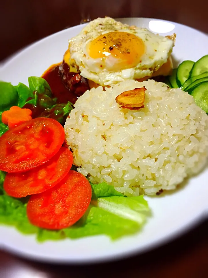 Hamburg with Garlic Fried Rice|Laarni Nabongさん