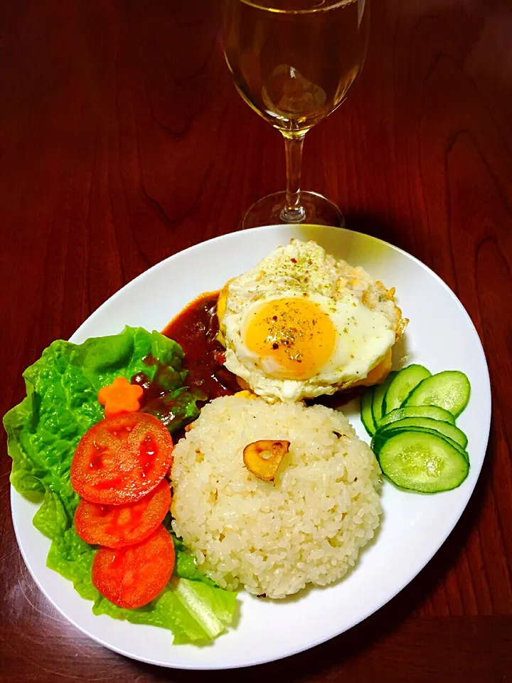 Hamburg with Garlic Fried Rice|Laarni Nabongさん