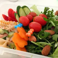 Snapdishの料理写真:Butterfly crab pasta & summer salad|Adele kangさん