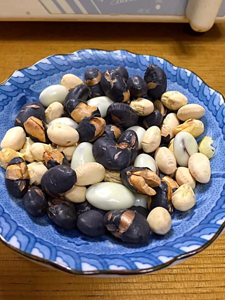 大豆、黒大豆、ヨーグルト味チョコレーズン|たかのゆきさん