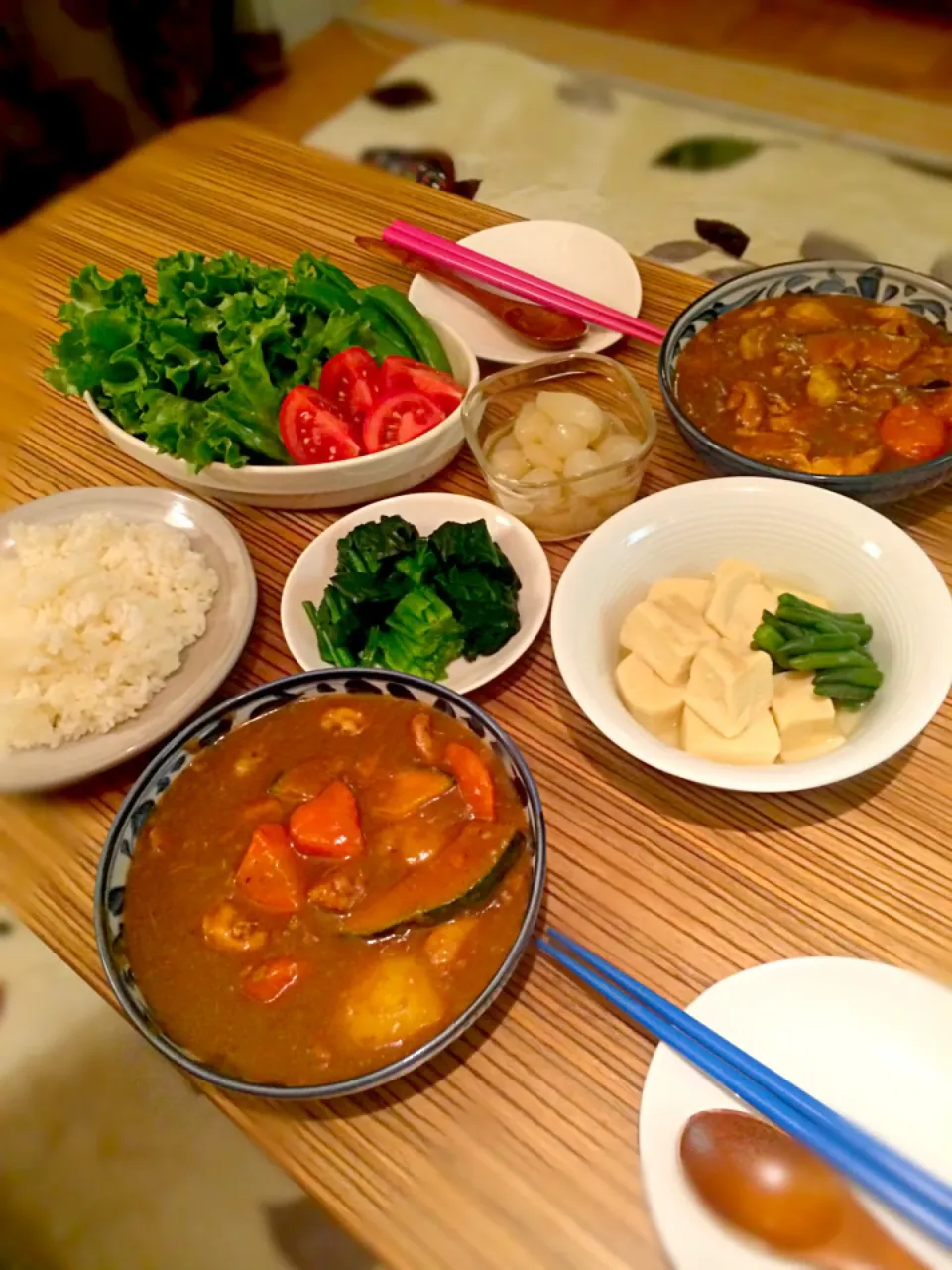 ＊晩ごはん＊ 野菜ゴロゴロチキンカレー トッピング用のほうれん草 甘らっきょ グリーンサラダ|pinoyamaさん