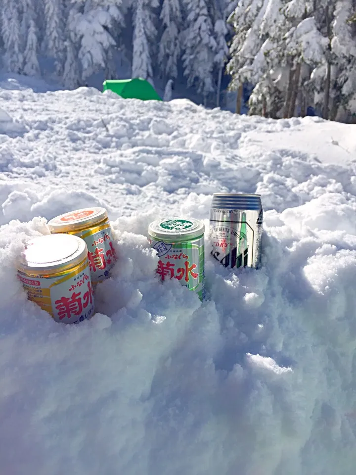 雪山でも酒だ酒だ〜😁🍺🍶|ラー山さん