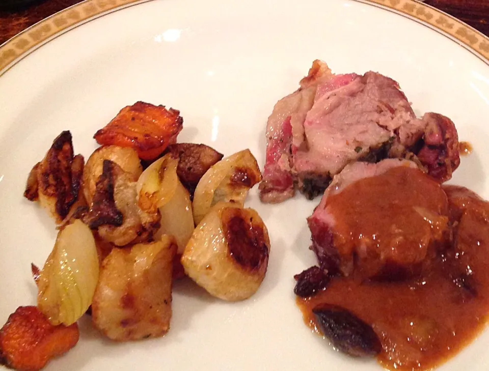 Porchetta and roasted winter root vegetables|lauren shannonさん