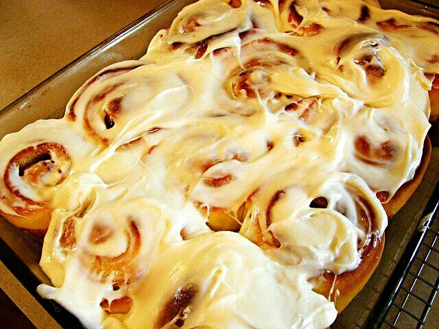 Snapdishの料理写真:My Mom's Cinnamon Rolls #Breakfast/Brunch ❤ #Snack/Teatime 😋 #Dessert ❤ #Cake/Pie #Donut/Pancake ☺|Alisha GodsglamGirl Matthewsさん