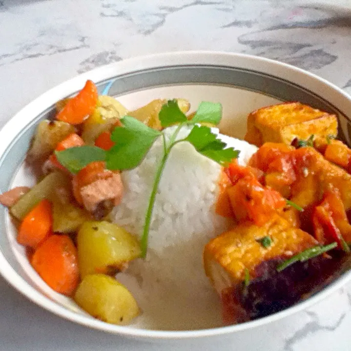 Tofu Sarciado and Stir-Fried Veg|Food Tripさん