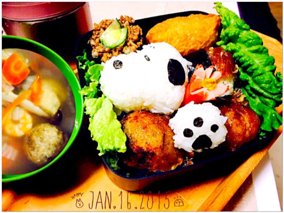 Snapdishの料理写真:スヌーピー肉球🐾おむすび's ＆ちゃんこスープLunch Box ❤︎|Haz Haz ♡さん