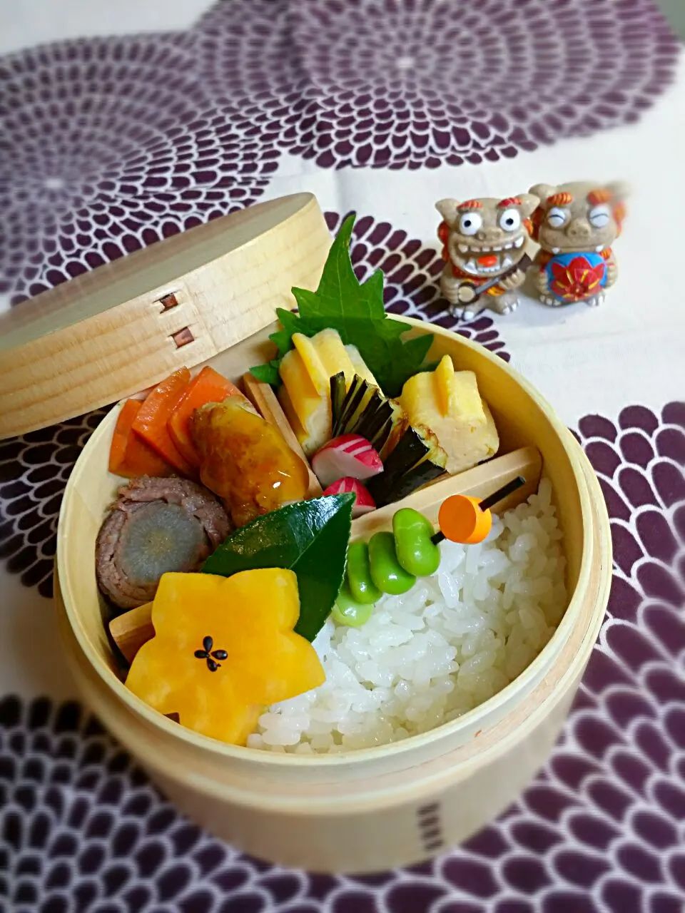 《金曜日の私～の弁当》

・おぼろ昆布握り
・牛肉の八幡巻き
・蓮根エビ焼き餡掛け
・だし巻き玉子
・椎茸の煮物
・ナスの素揚げ甘塩
・安納芋蒸し
・枝豆串刺し

行ってらっしゃ～い|藤田 まり子さん