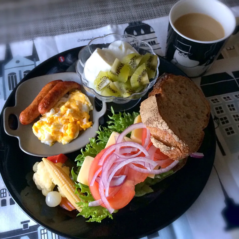 今日の朝ごはん|ぺんぎんさん