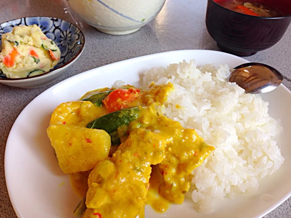 My lunch' Indonesian chicken curry'|viviさん