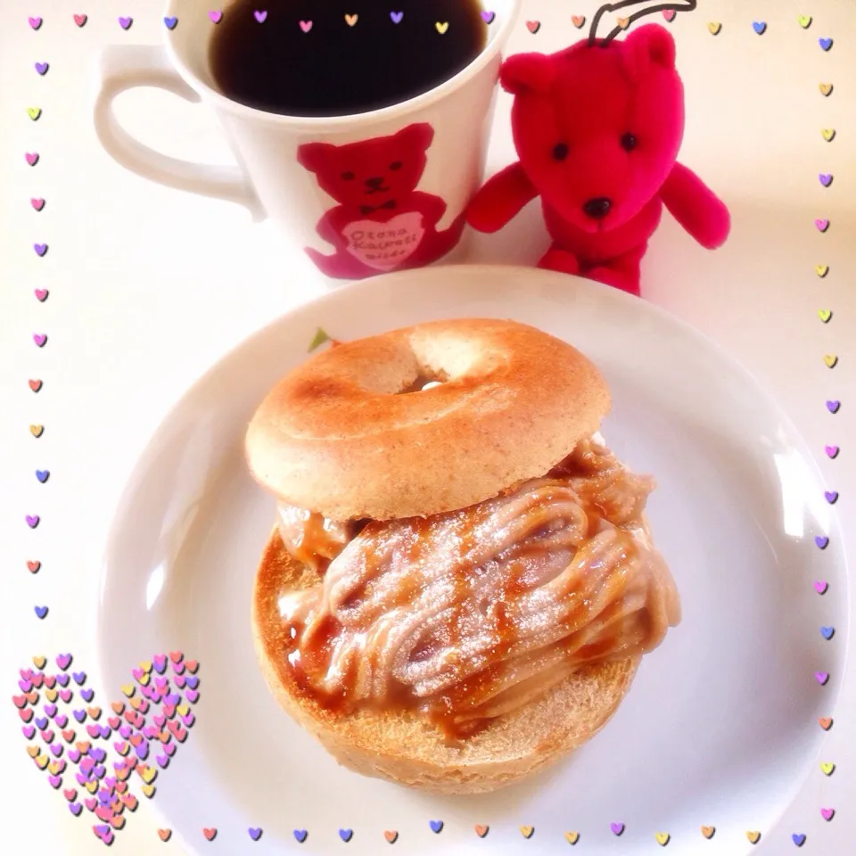 渋皮モンブランクリーム＆ブランデー入りメープルシロップのベーグルサンド☆*:.｡.|Makinsさん