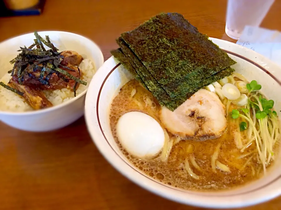 豚骨だしを使わない濃厚ラーメン＆角煮丼|Ryuichi Yoshimuraさん