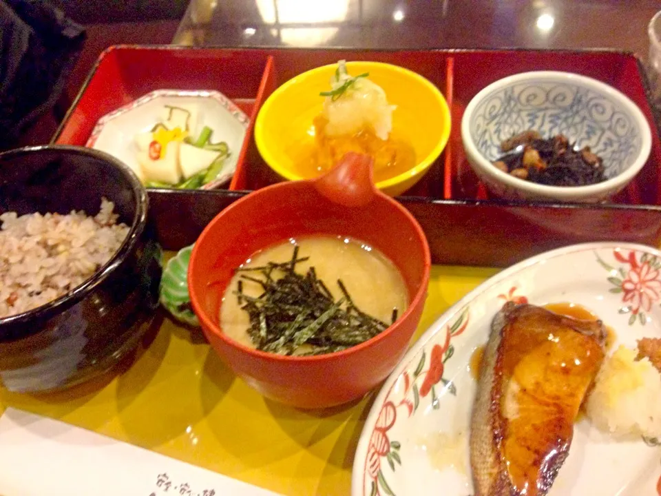 どーしても魚が食べたくて鰤ランチ|chouchouさん