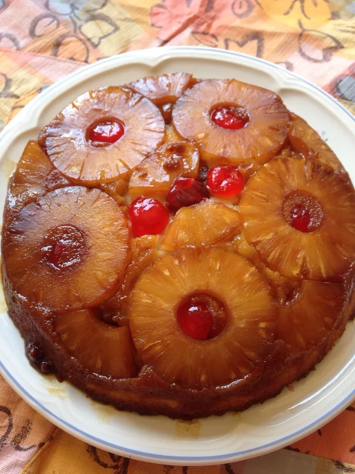 Pineapple Upside Down Cake|Indah Levieさん