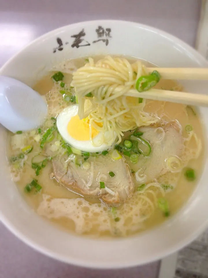 病院からの帰り道、上の娘と久しぶりの小太郎でこってりラーメン、いただきまーす！|ASuzukiさん