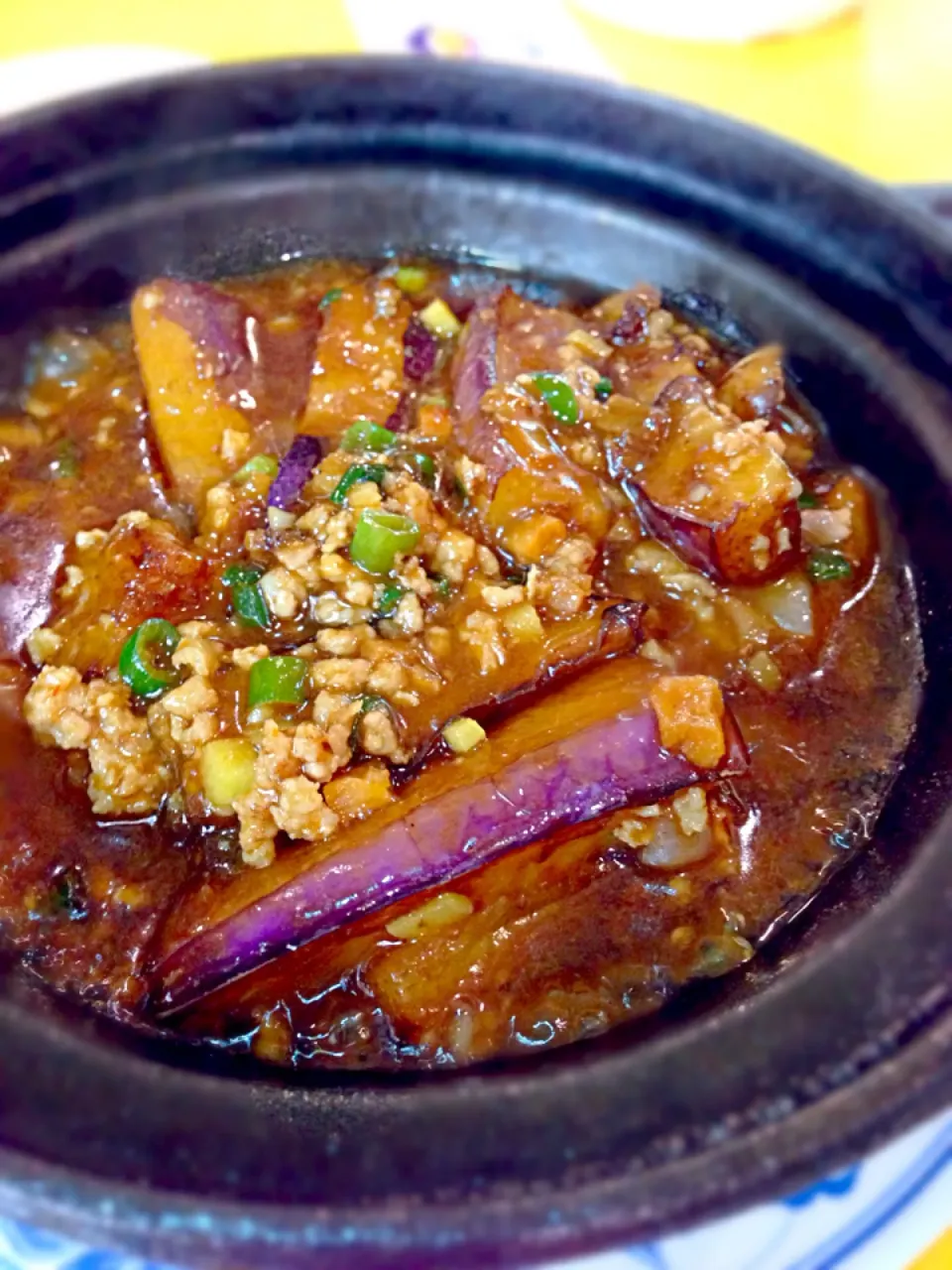 Snapdishの料理写真:Claypot brinjal with minced meat@古早人台湾粥, ABC food centre|coxiella24さん