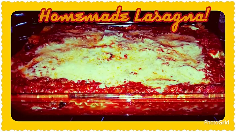 Lasagna for Sunday night dinner!  It's cheesy, creamy and meaty.|Jihollandさん