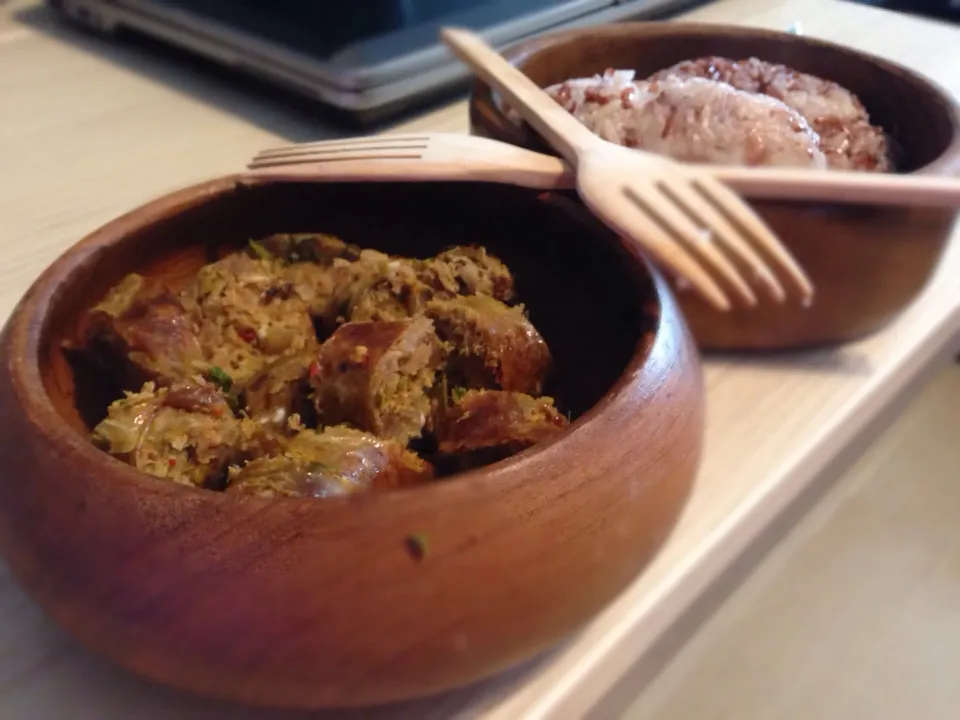 Snapdishの料理写真:North sausage with sticky mix rice|Kim Pakinyさん