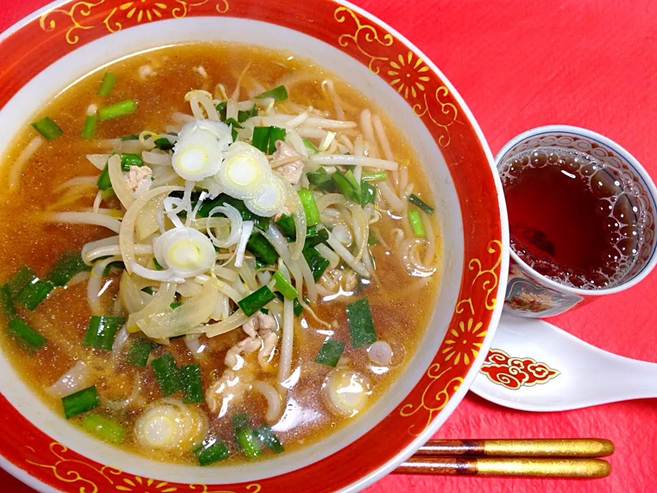 菊水の麺と、マルちゃん味噌スープで、味噌ラーメン。|Keiko Moritaさん