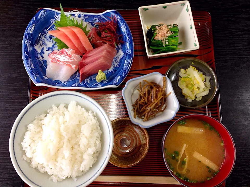 刺し盛り定食（カジキ、寒ブリ、真鯛）|chan mitsuさん