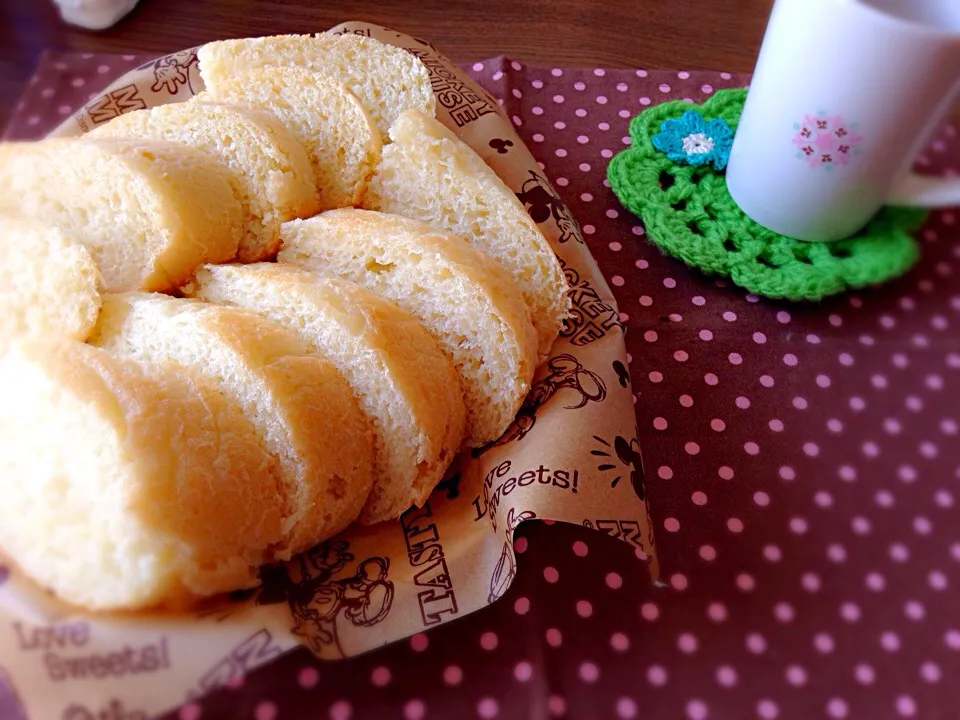 Snapdishの料理写真:炊飯器でふわふわパン|Tasoさん