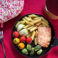 Snapdishの料理写真:Grilled salmon with winter vegetables|Linting Huangさん