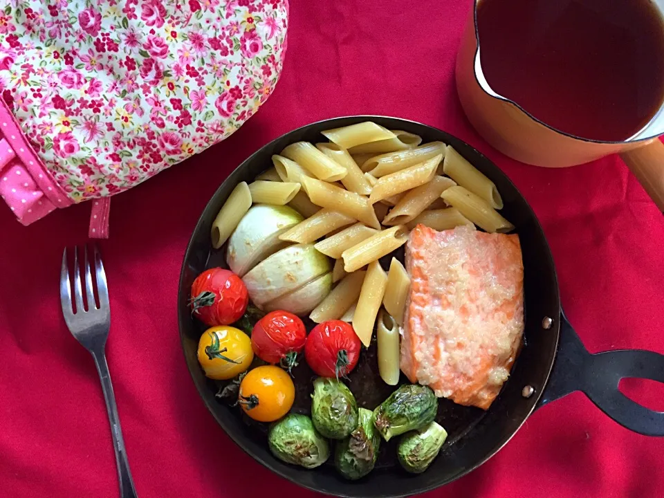 Snapdishの料理写真:Grilled salmon with winter vegetables|Linting Huangさん