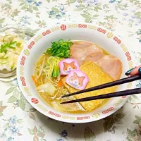 Snapdishの料理写真:ラーメン|Loreley Nakandakariさん