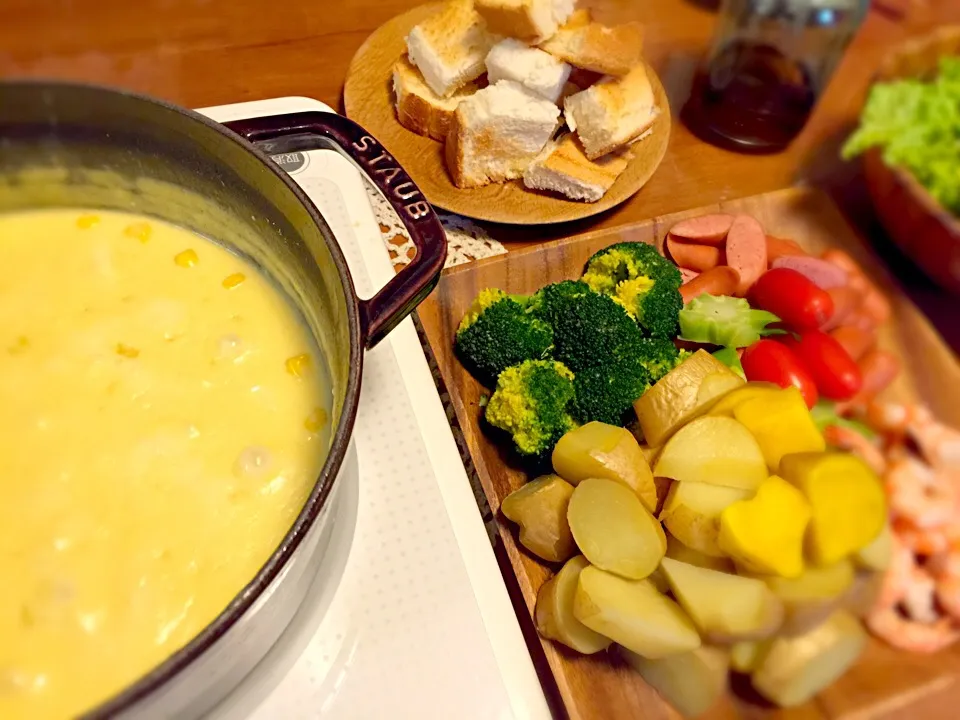 Snapdishの料理写真:今日のほの飯 チーズフォンデュ 隠し味に コーンスープ（笑）|ほのほのさん