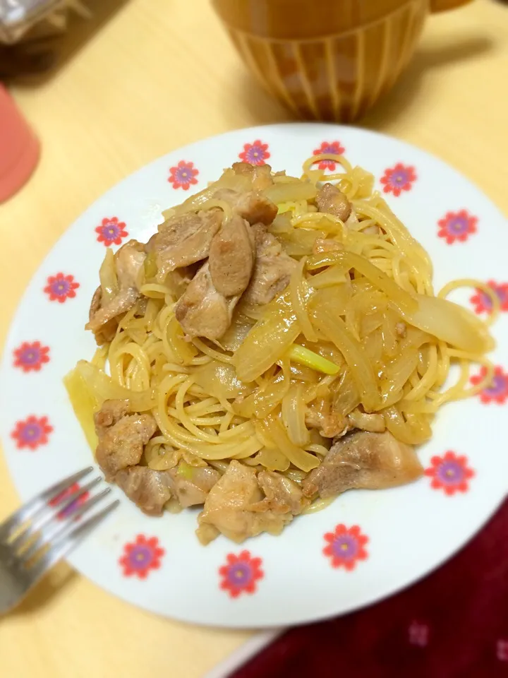 鶏肉と玉ねぎのバター醤油パスタ柚子胡椒風味|shioriさん