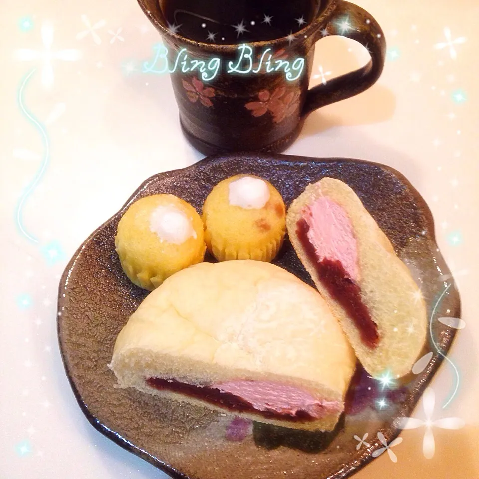 大福みたいなあんぱん(いちごクリーム）＆プチりんご蒸しケーキ✨|Makinsさん