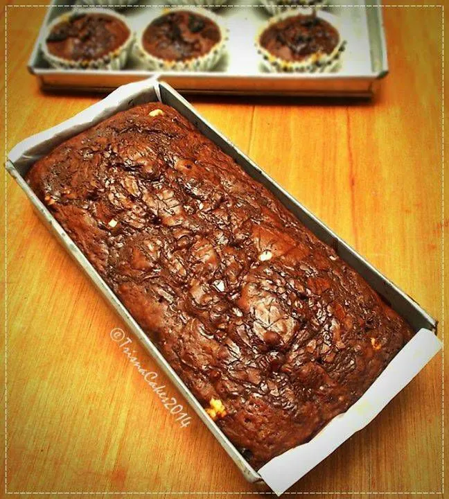 Snapdishの料理写真:Triple Chocolate Brownies|Trisna Handayaniさん