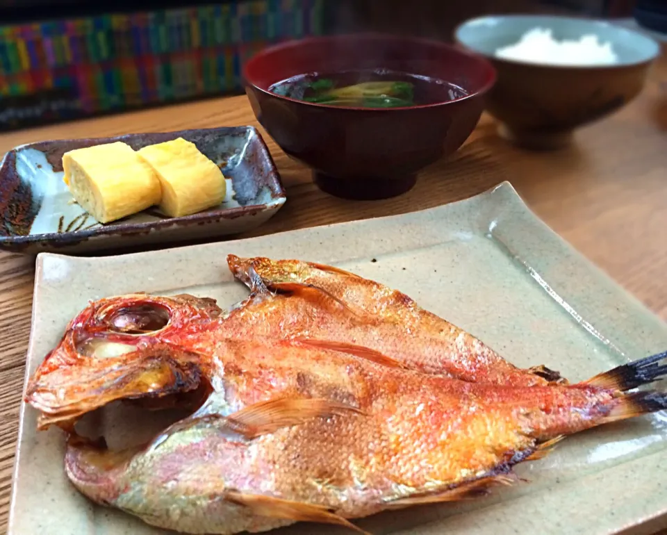 金目鯛一夜干し・だしまきたまご・鯛あらのおすましのコーズ亭朝ごハーンʕ-̼͡-ʔ🍚|七海さん