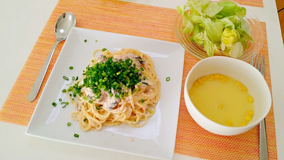 Snapdishの料理写真:今日の昼食 明太クリームパスタ、サラダ、コーンスープ|pinknari🐰🌈さん