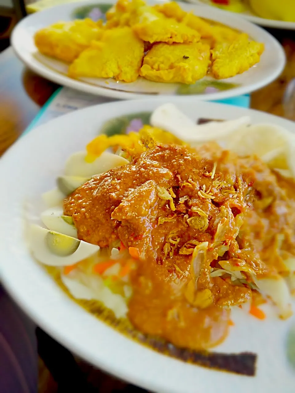 Gado-gado and tempe tahu mendoan #Indonesian cuisine|MsBitseeさん