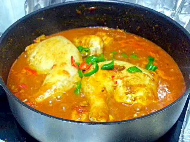 Snapdishの料理写真:My Mom's Indian #Chicken #Curry 🍛 🔥 😋 #Dinner #Main dish 😊 #Indian cuisine|Alisha GodsglamGirl Matthewsさん