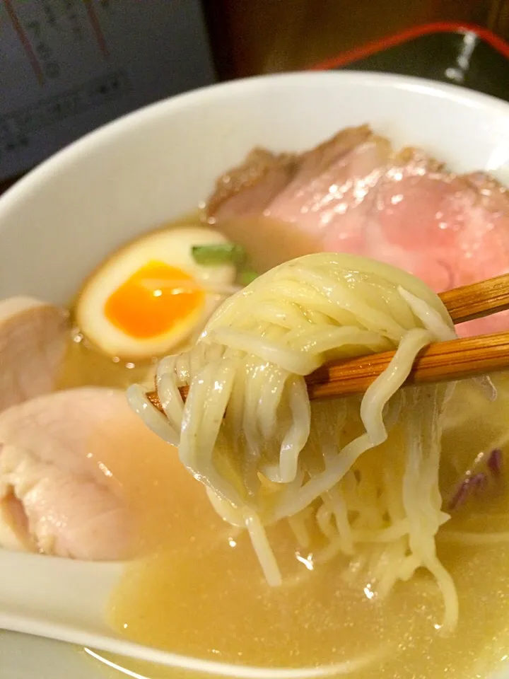 伊丹のがうふぁんの鶏のこく塩ラーメン|Kouki Tanabeさん