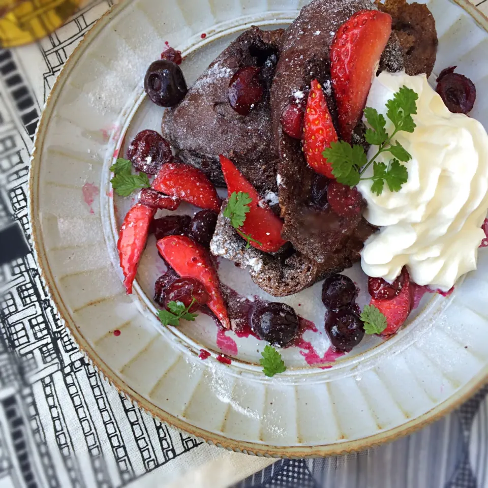 chocolate baguette french toast with berries*|⋆͛*͛wandering.cat⋆͛*͛さん