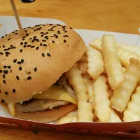 Cheese Mushroom Pork burger@ Ninja Joe Burger|michael Tamさん