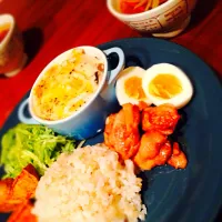 Snapdishの料理写真:和風ワンプレートディナー♪鶏の照り焼き＆豆腐グラタンを玄米ご飯と共に♡|pozminさん