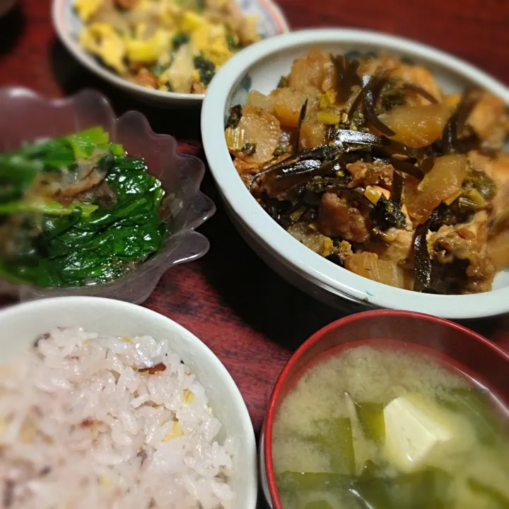 手羽元と大根の煮込み＆ほうれん草のおひたし＆豆腐と舞茸とワカメの味噌汁|ともえさん